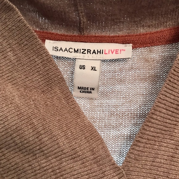 Isaac Mizrahi Live v neck light weight sweater - Picture 3 of 3